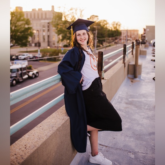 Meet your Posher, Arionna - Picture 2 of 3